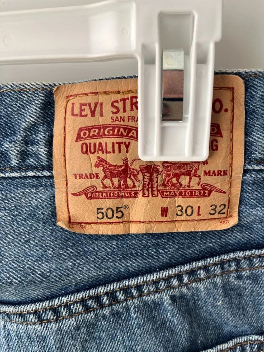 Levi's 505 Regular Fit Jeans –  W30 x L32
